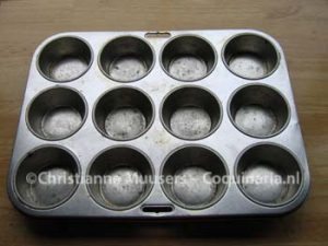 Tin for 12 muffins
