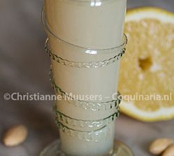 Verfrissende amandellimonade