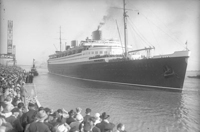 Passagiersschip Bremen, in 1929 gefotografeerd door Georg Pahl (Bundes-Archiv, Bild 102-1181).