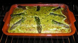 Groene patina met asperge, bereid in de oven