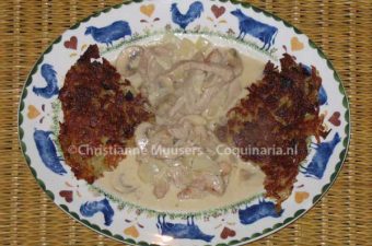 Kalfsvlees in paddestoelen-roomsaus